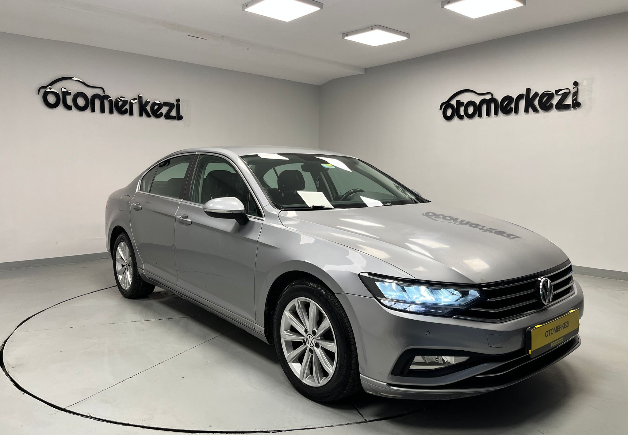VOLKSWAGEN PASSAT 2